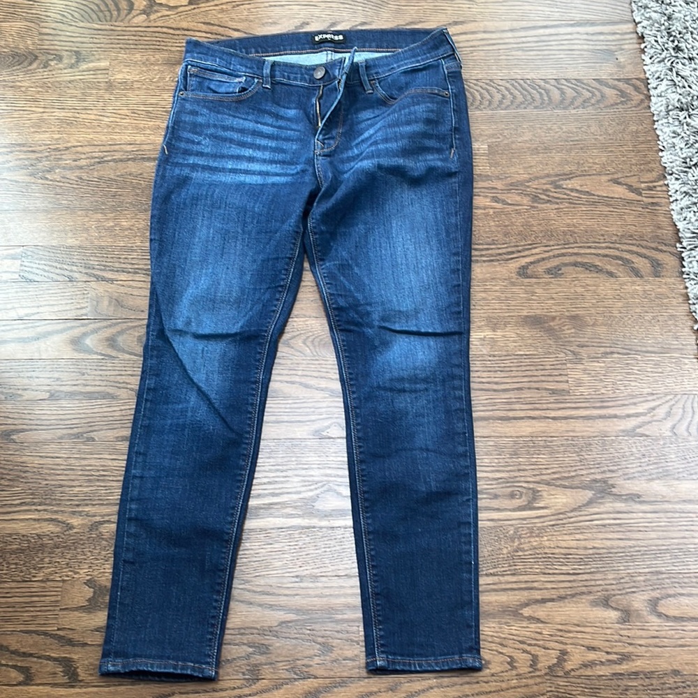 Express woman’s jeggings dark wash size 10 short